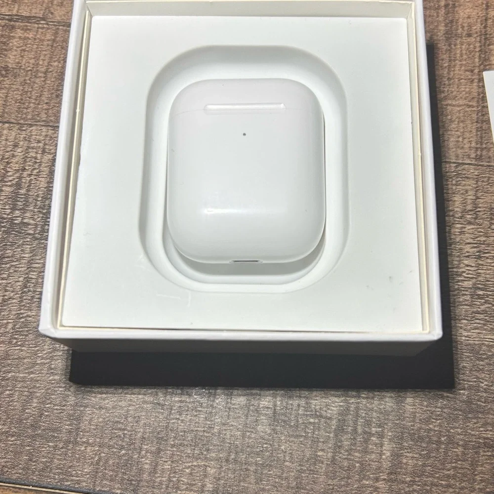 Apple AirPods Wireless Earbuds